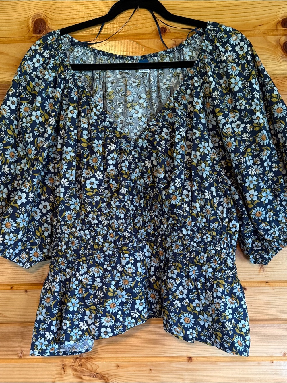 Old Navy Navy Floral Peasant Blouse with White & Yellow Daisies